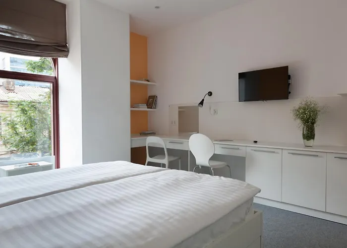 Orange Hotel
