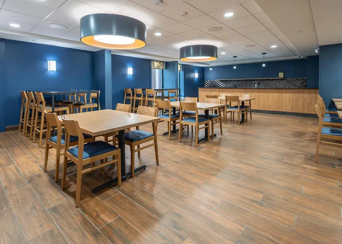 Drury Inn & Suites St. Louis Airport
