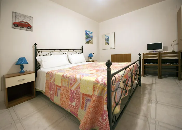Hotel Athena