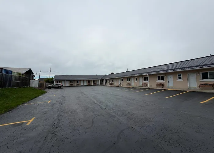 Perth Plaza Inn & Suites