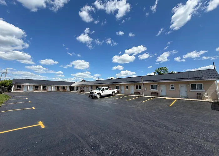 Perth Plaza Inn & Suites