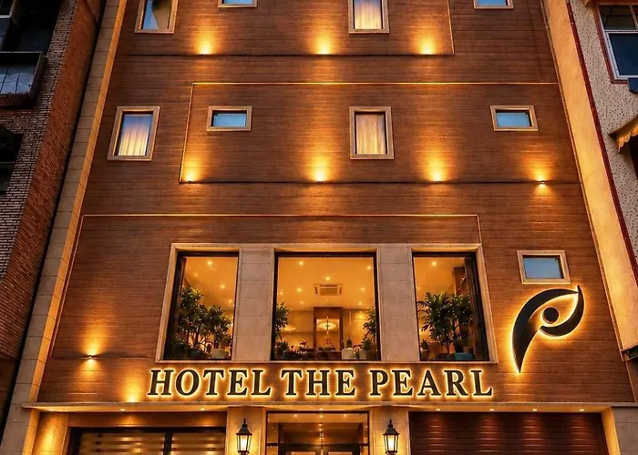 The Pearl- A Royal Residency