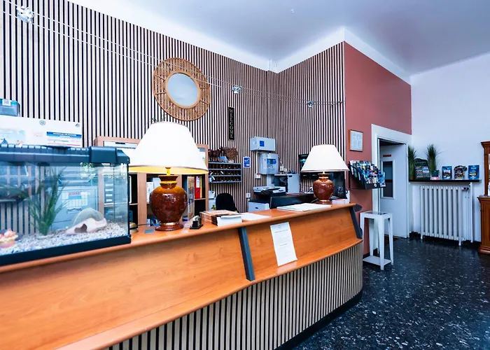 Hotel Cesar Nimes Centre Historique & Gare