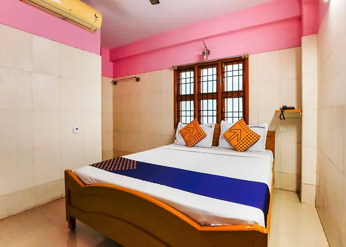 Spot On Grand Residency Near Marina Beach