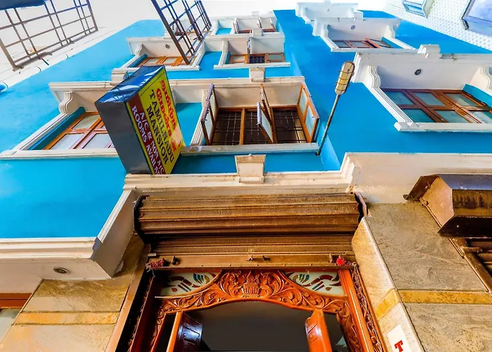 Spot On Grand Residency Near Marina Beach