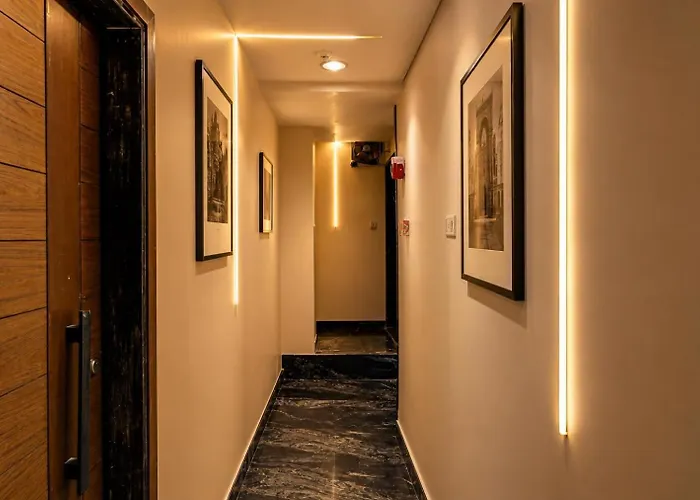 Hotel Bala Ji International New Delhi Railway Station