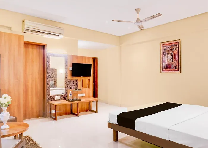 Hotel O Tiranga Residency