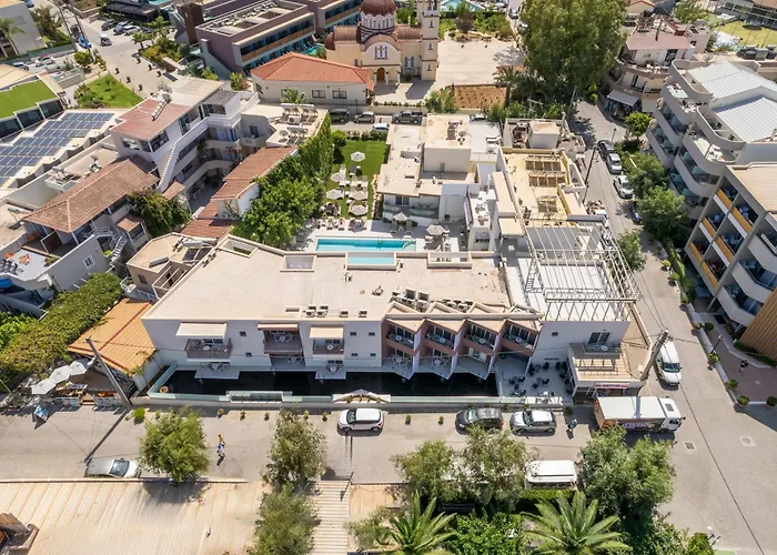 Tarra Seaside Hotel