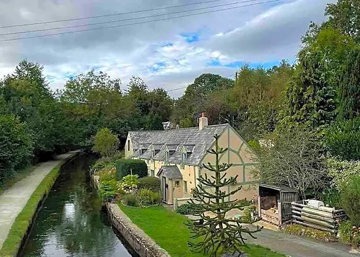 Penddol Cottage & Boathouse