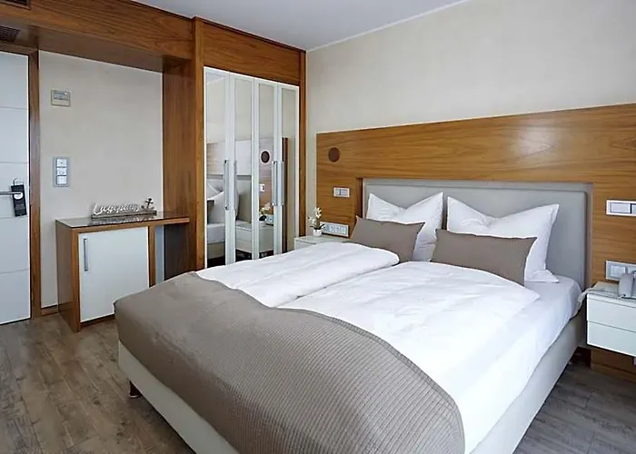 Kluet Hotel