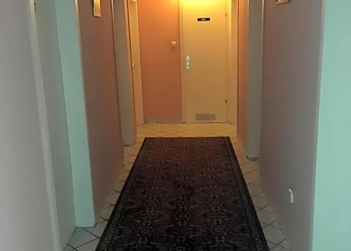 Hotel Yans