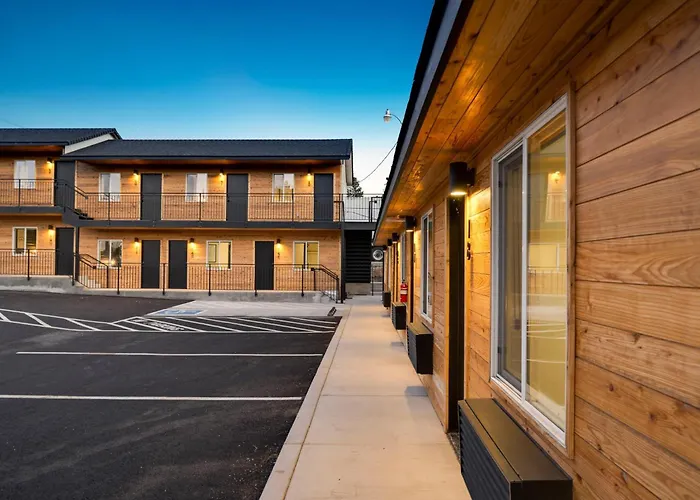 The Central Block Bend Motel