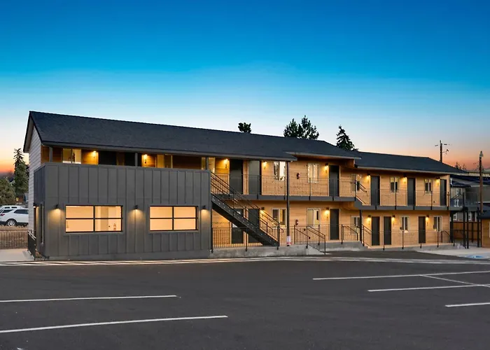The Central Block Bend Motel