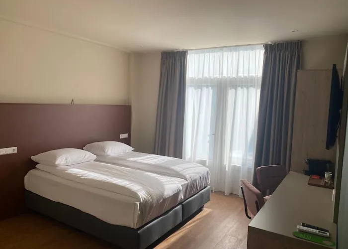 Hotel And Restaurant Van Saaze - Free Parking