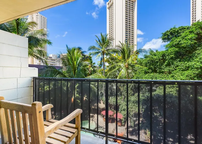 Castle Bamboo Waikiki Hotel
