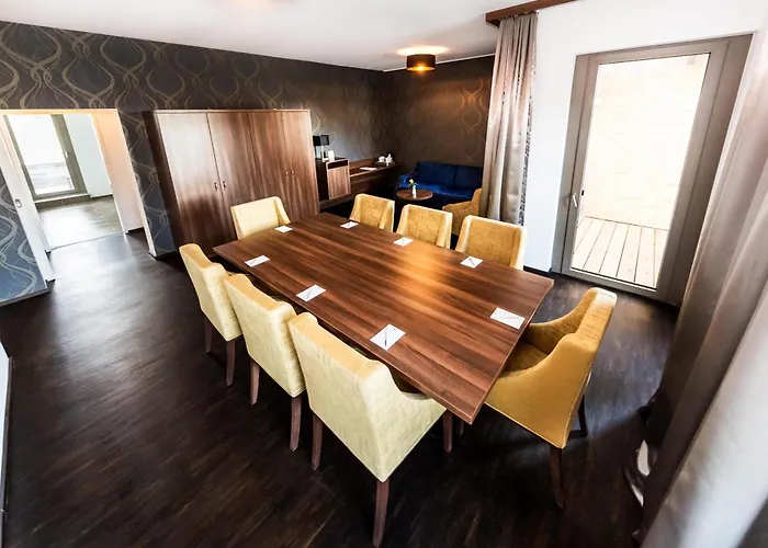 Best Western Plus Royal Suites