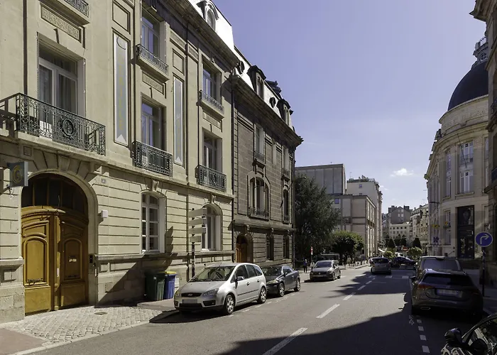 Hotel Prefecture - Entree Autonome, Reception En Ligne - Encore Mieux