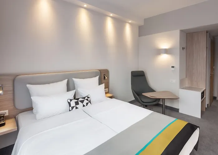 Holiday Inn Express Düsseldorf - Hauptbahnhof, an IHG Hotel