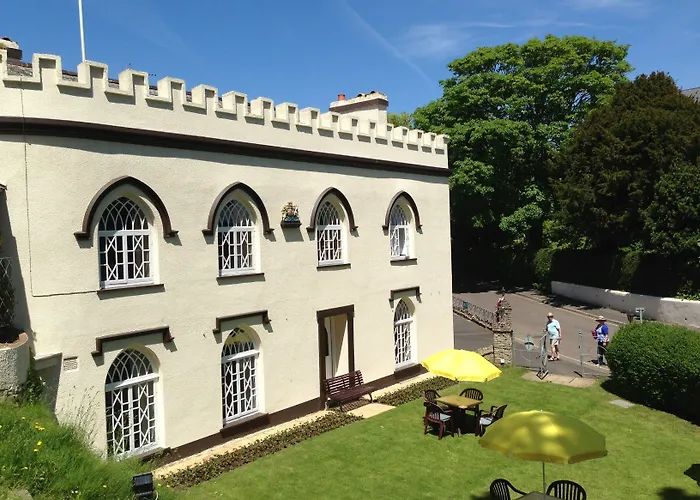 Royal Glen Hotel