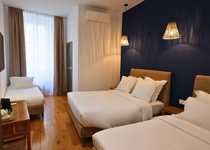 Hotel De La Mer Niza