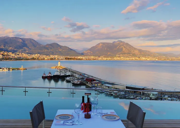 Numa Port Hotel