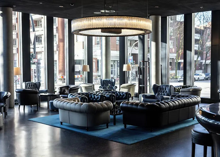 Empire Riverside Hotel