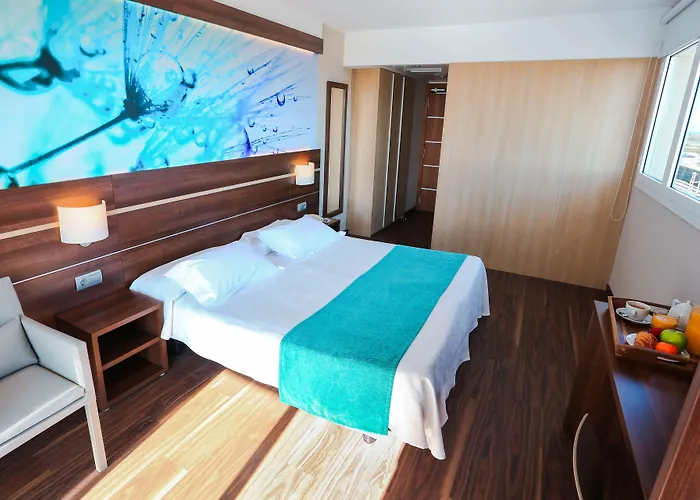KAKTUS Hotel Volga