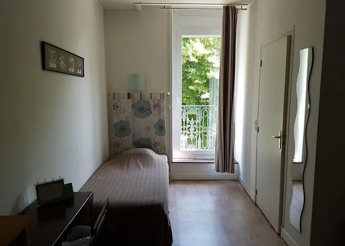 Hôtel Des Poètes avec Garage privé