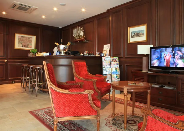 Amiral Hotel