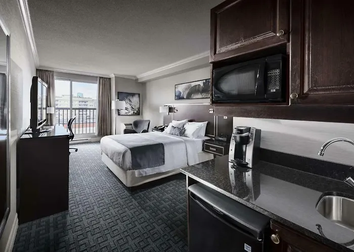 Best Western Plus Ottawa Downtown Suites