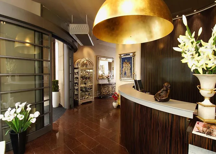 Ea Hotel Crystal Palace